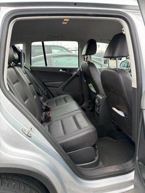 Reflex Silver Metallic 2017 Volkswagen Tiguan 2.0T S