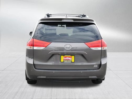 Predawn Gray Mica 2014 Toyota Sienna XLE