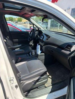 White Diamond Pearl 2019 Honda Pilot Touring 7-Passenger