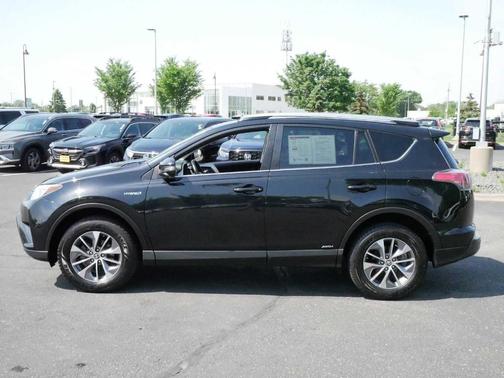 2017 Toyota RAV4 Hybrid XLE