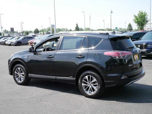 2017 Toyota RAV4 Hybrid XLE
