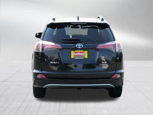 2017 Toyota RAV4 Hybrid XLE