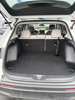 Platinum White Pearl 2024 Honda HR-V LX