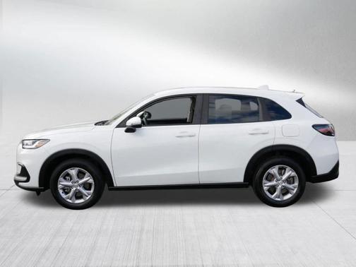 Platinum White Pearl 2024 Honda HR-V LX