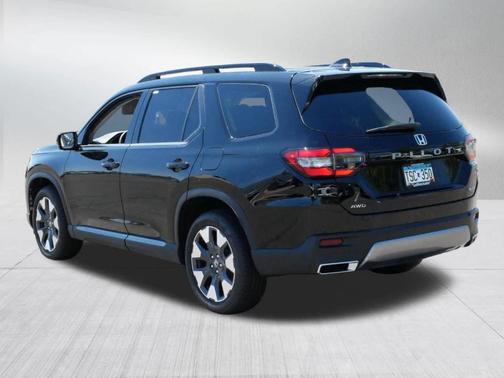 Crystal Black Pearl 2026 Honda Pilot Elite