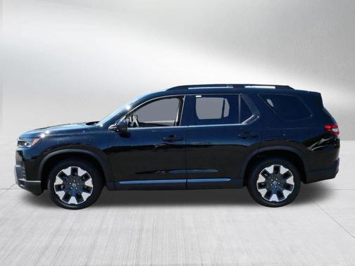 Crystal Black Pearl 2026 Honda Pilot Elite