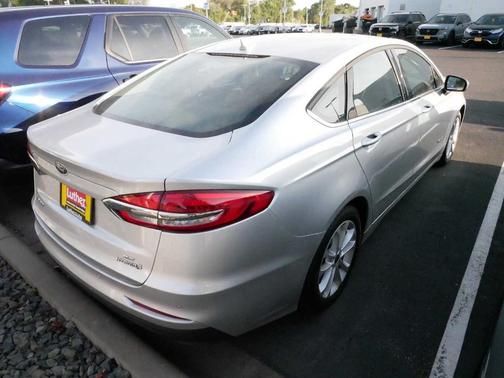 2019 Ford Fusion Hybrid SE
