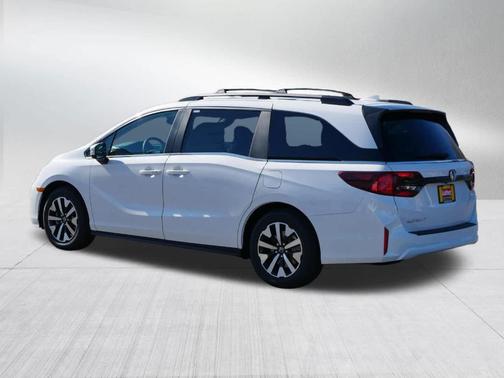 Platinum White Pearl 2026 Honda Odyssey EX-L