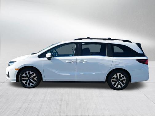 Platinum White Pearl 2026 Honda Odyssey EX-L