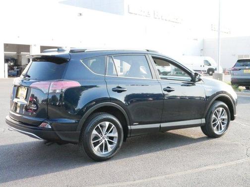 2017 Toyota RAV4 Hybrid XLE