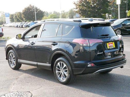 2017 Toyota RAV4 Hybrid XLE