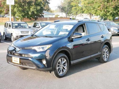 2017 Toyota RAV4 Hybrid XLE