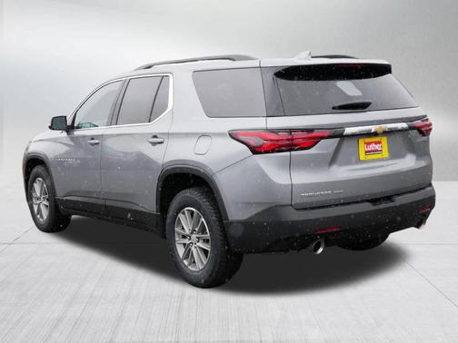 Sterling Gray Metallic 2023 Chevrolet Traverse LT Cloth