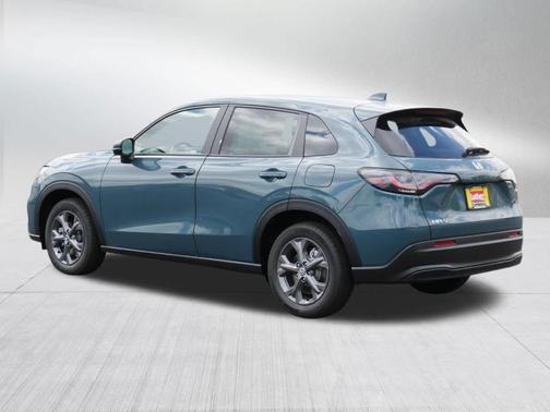 Pearl 2027 Honda HR-V LX