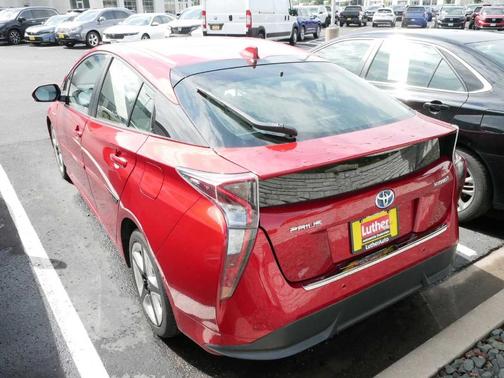 2016 Toyota Prius Four Touring