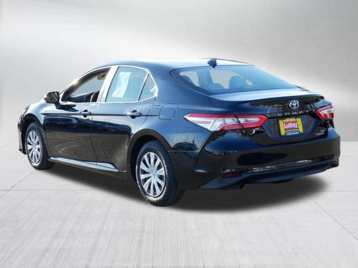 2019 Toyota Camry Hybrid LE