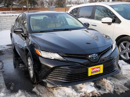 2019 Toyota Camry Hybrid LE
