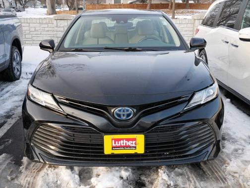 2019 Toyota Camry Hybrid LE