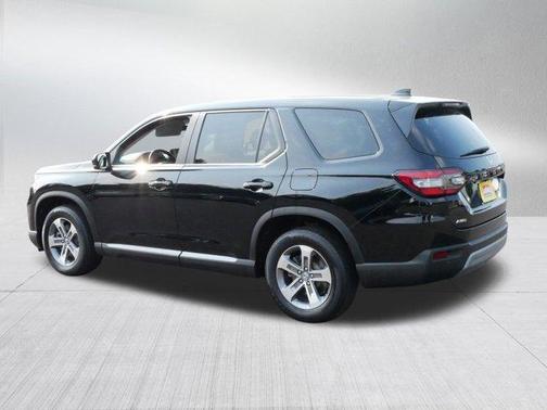 2023 Honda Pilot EX-L 8-Passenger