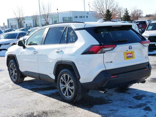2022 Toyota RAV4 Hybrid XLE Premium