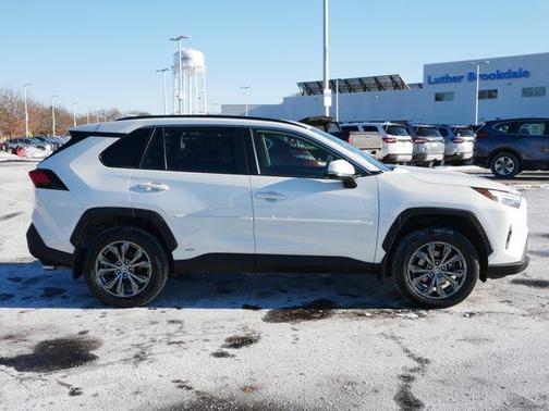 2022 Toyota RAV4 Hybrid XLE Premium