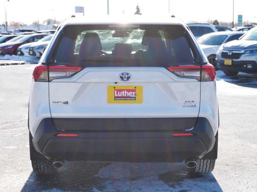 2022 Toyota RAV4 Hybrid XLE Premium