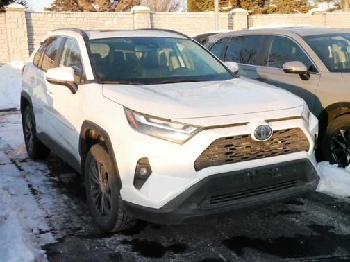 2022 Toyota RAV4 Hybrid XLE Premium
