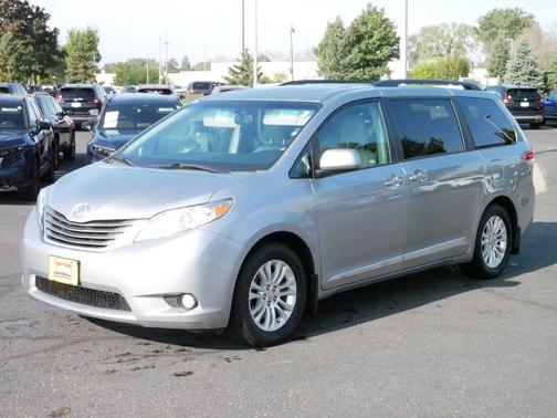 2013 Toyota Sienna XLE