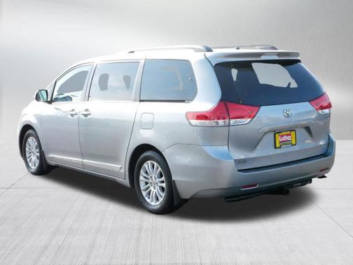 2013 Toyota Sienna XLE