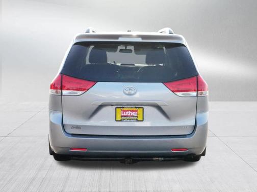 2013 Toyota Sienna XLE