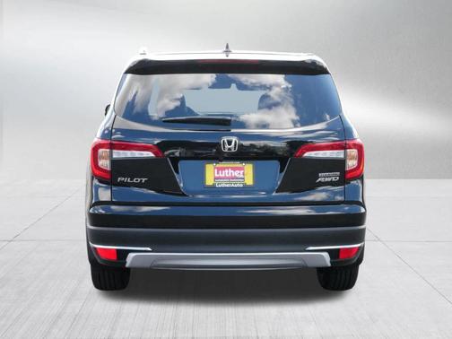 2022 Honda Pilot Touring 7-Passenger