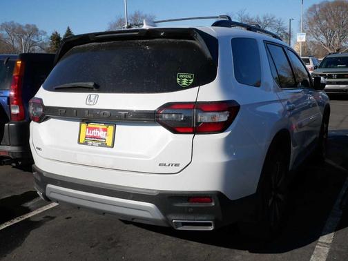2023 Honda Pilot Elite