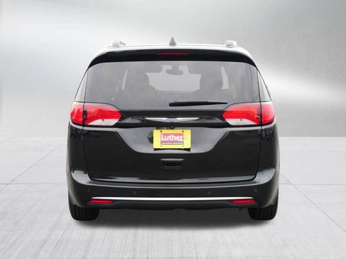 2019 Chrysler Pacifica Touring-L