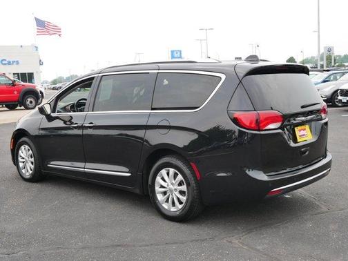 2019 Chrysler Pacifica Touring-L