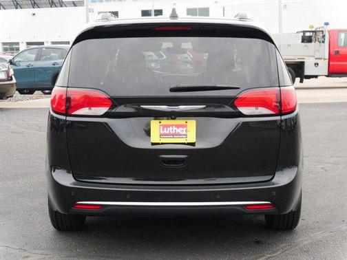 2019 Chrysler Pacifica Touring-L