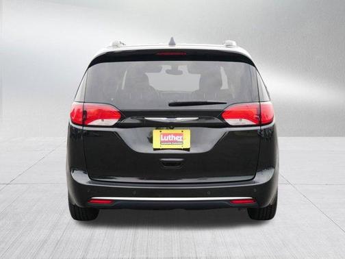 2019 Chrysler Pacifica Touring-L