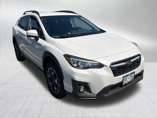 Crystal White Pearl 2019 Subaru Crosstrek 2.0i Premium