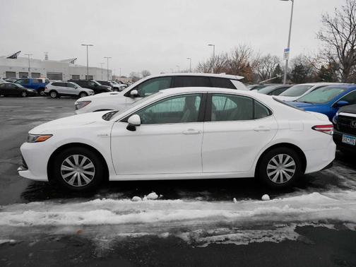 2019 Toyota Camry Hybrid LE