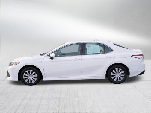 2019 Toyota Camry Hybrid LE
