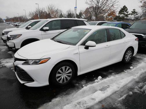 2019 Toyota Camry Hybrid LE