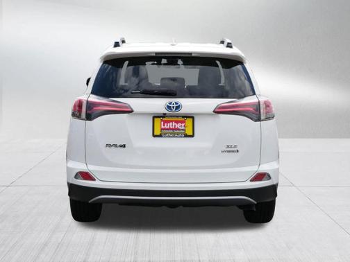 2017 Toyota RAV4 Hybrid XLE