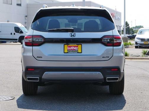 Solar Silver Metallic 2026 Honda Pilot Elite
