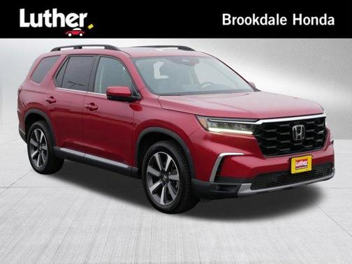 Radiant Red Metallic II 2023 Honda Pilot Touring