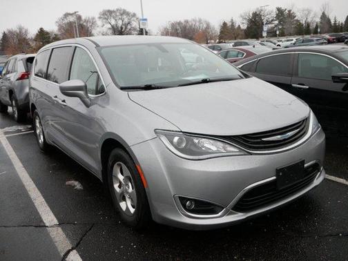 2019 Chrysler Pacifica Hybrid Touring Plus