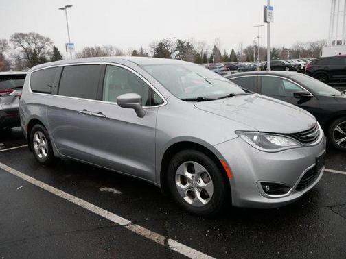 2019 Chrysler Pacifica Hybrid Touring Plus
