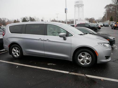 2019 Chrysler Pacifica Hybrid Touring Plus