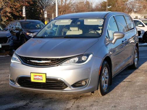 2019 Chrysler Pacifica Hybrid Touring Plus