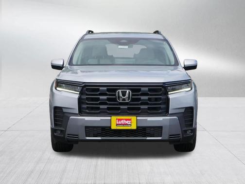 Solar Silver Metallic 2026 Honda Pilot EX-L