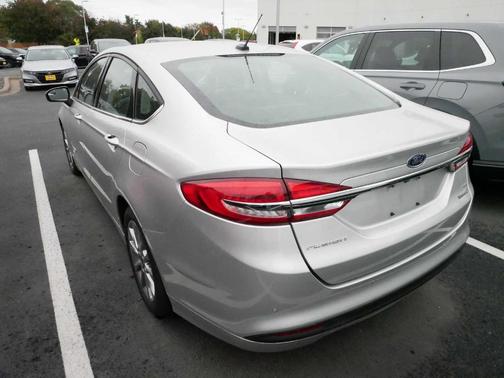 2017 Ford Fusion Hybrid SE