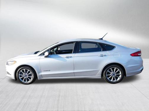 2017 Ford Fusion Hybrid SE